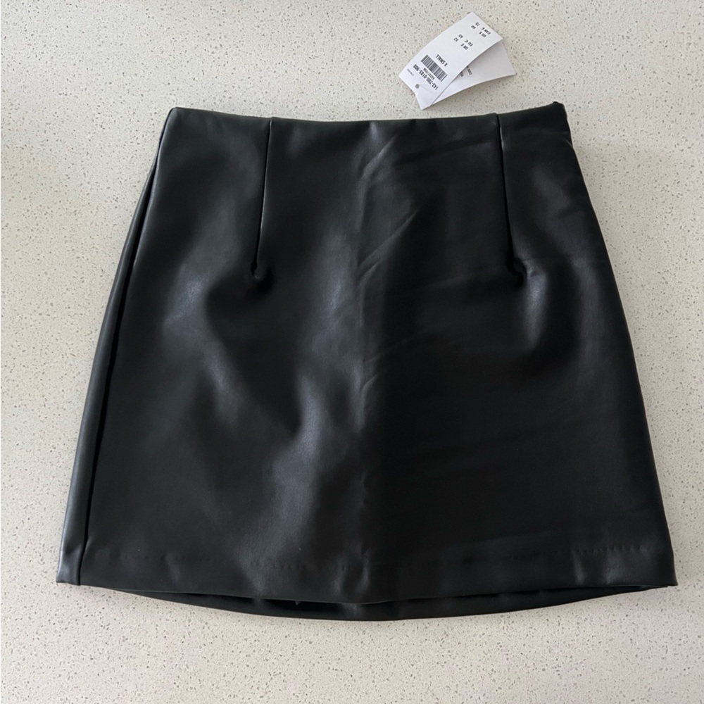 Abercrombie vegan leather mini skirt / skort